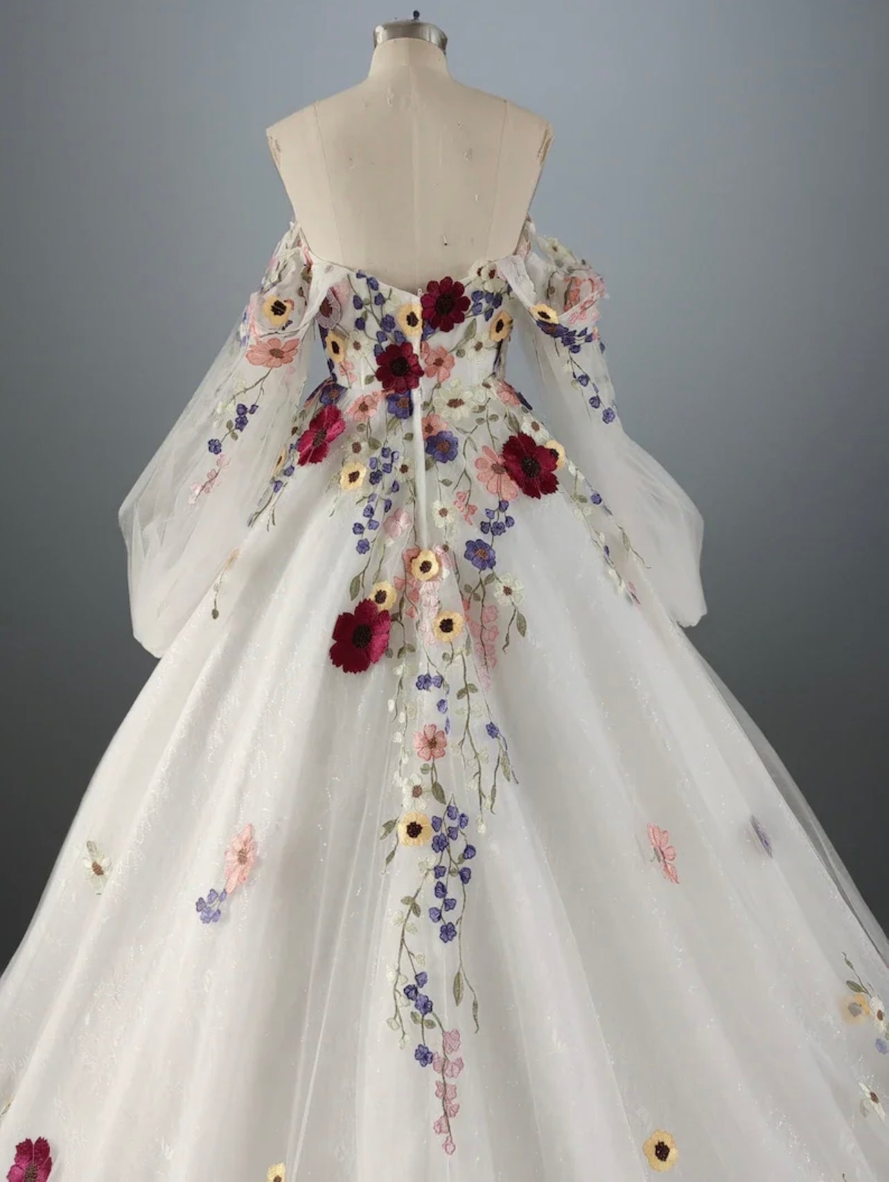 Elegant Embroidery Flower Detail Bridal Dress for Woman Puff Sleeves Bridal Dress Tulle Dresses for Wedding