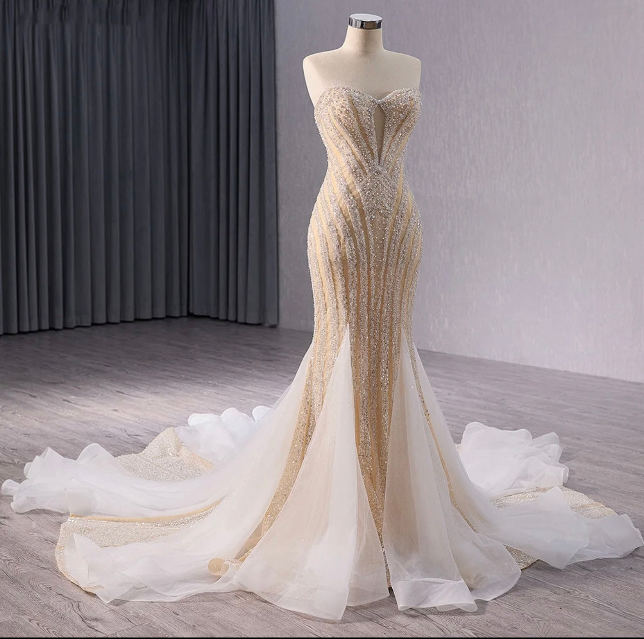 Champagne Sweetheart
Mermaid Wedding Gown