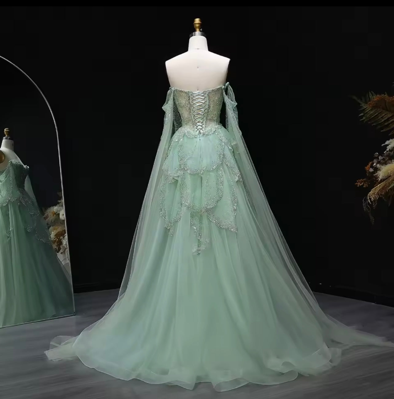 Off Shoulder Sage Green Evening Dress with Cape Sleeves Sweetheart Luxury for Guest of Wedding Gala Ball Gown