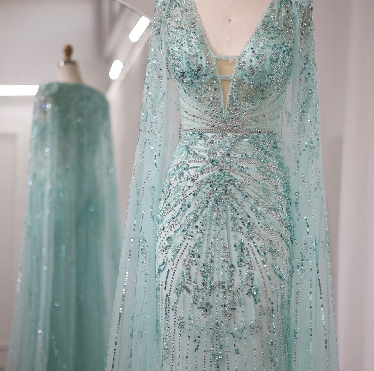 Elegant Turquoise Mermaid Evening Dresses with Cape Sleeves V-Neck Silver Grey Wedding Formal Guest of Wedding Bridesmaid Gowns