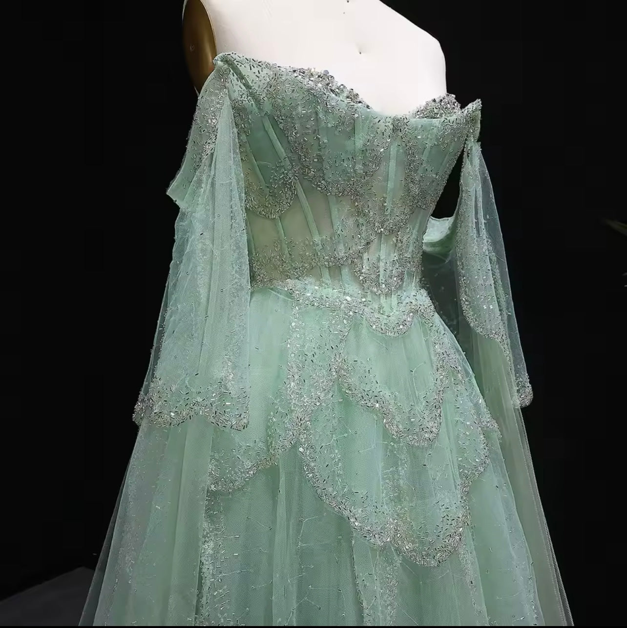 Off Shoulder Sage Green Evening Dress with Cape Sleeves Sweetheart Luxury for Guest of Wedding Gala Ball Gown