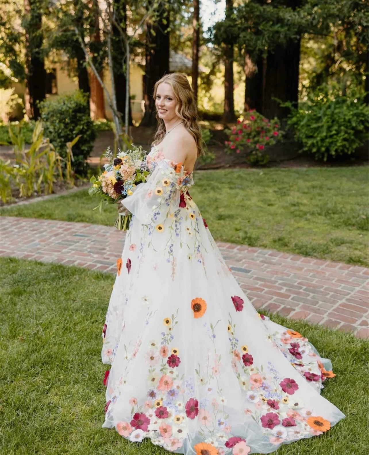 Elegant Embroidery Flower Detail Bridal Dress for Woman Puff Sleeves Bridal Dress Tulle Dresses for Wedding