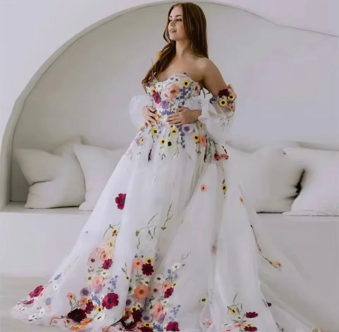 Elegant Embroidery Flower Detail Bridal Dress for Woman Puff Sleeves Bridal Dress Tulle Dresses for Wedding